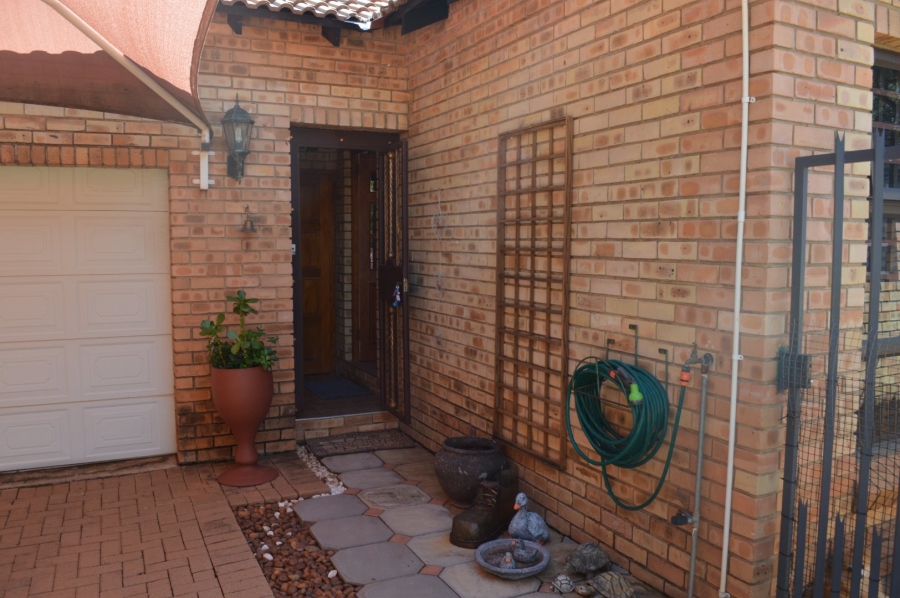 3 Bedroom Property for Sale in Wilkoppies North West